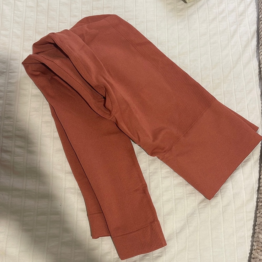 Set active pink scultflex leggings. Barely worn great condition. Size Small.